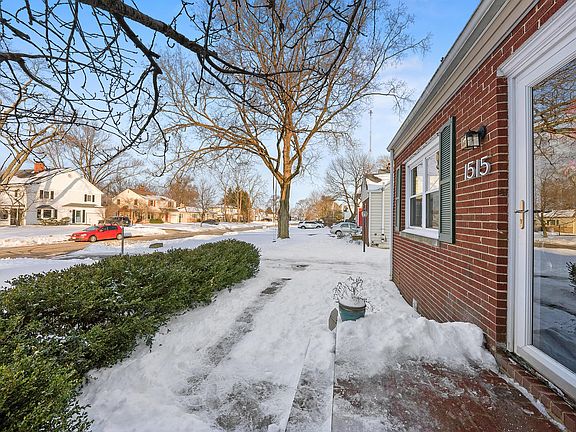 5th image of 1515 College Hill Dr