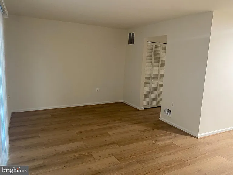 10175 Irongate Way — Photo 7