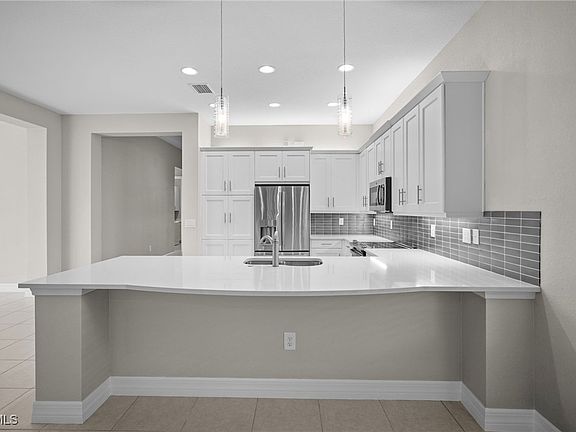 3rd image of 11643 Riverstone Ln