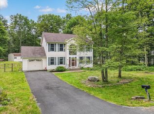 5 Flagstone Ln, East Stroudsburg, PA