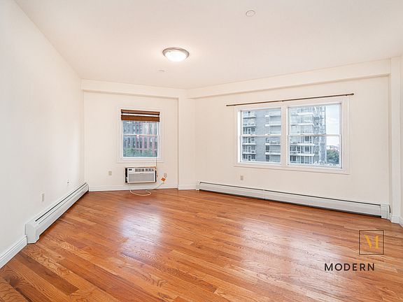 4th image of 12-01 Jackson Ave #4BA