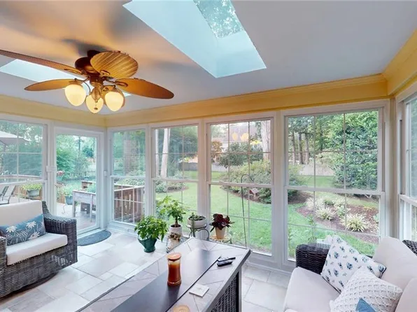 816 Forest Lakes Cir, Chesapeake, VA 23322