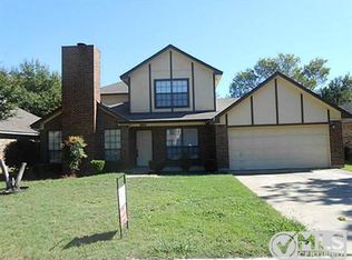 827 Collins Blvd, Cedar Hill, TX 75104