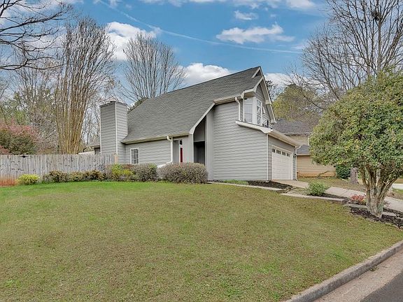 2nd image of 1027 Ashbury Dr