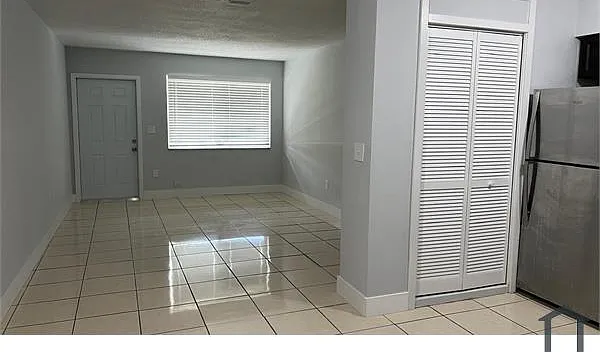 2 bed, 1000 sqft, $2,200 — Photo 2
