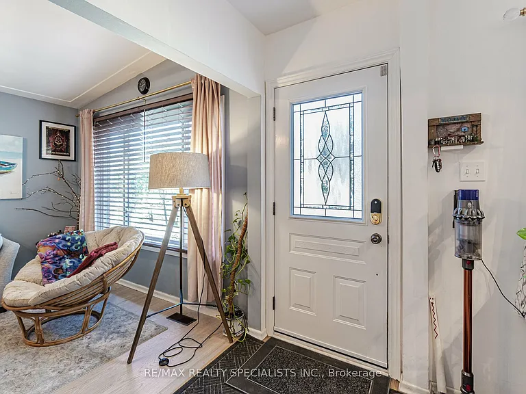 22 Balmoral Dr — Photo 5