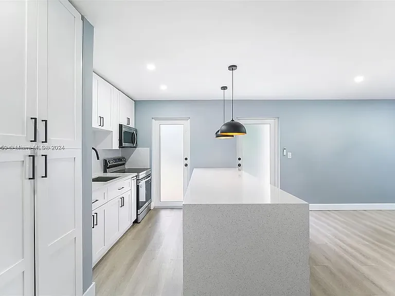 1620 SW 40th Ave #1 — Photo 13