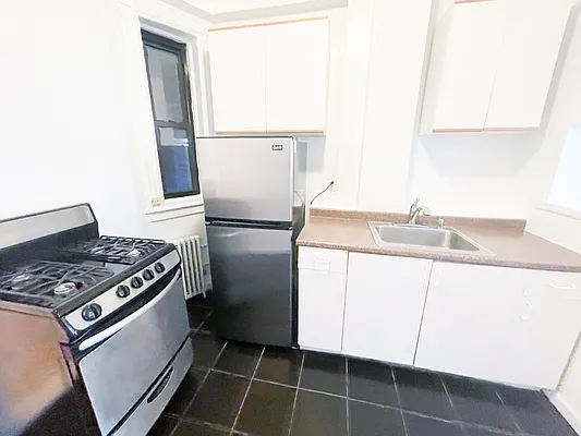 Rented by Urban Real Estate Inc | media 7