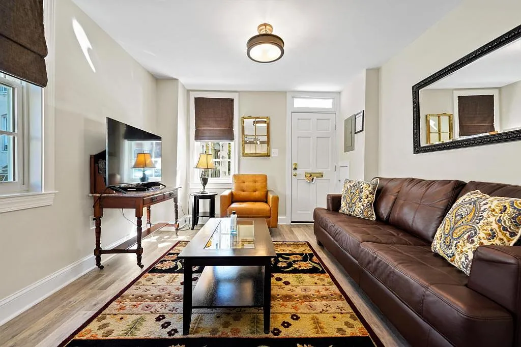 312 Millers Court NE — Photo 4