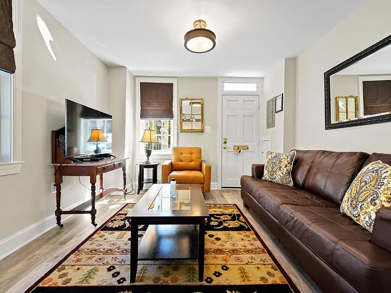 312 Millers Ct NE — Photo 4