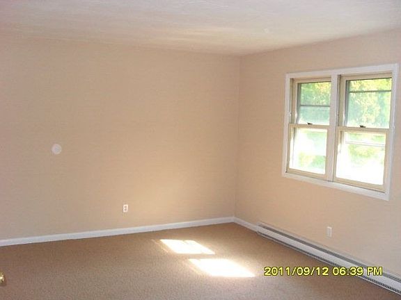 4th image of 388 Valley St