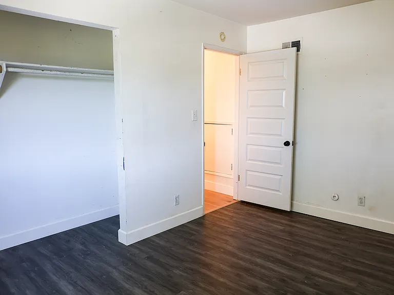 842 W Oliver St — Photo 14