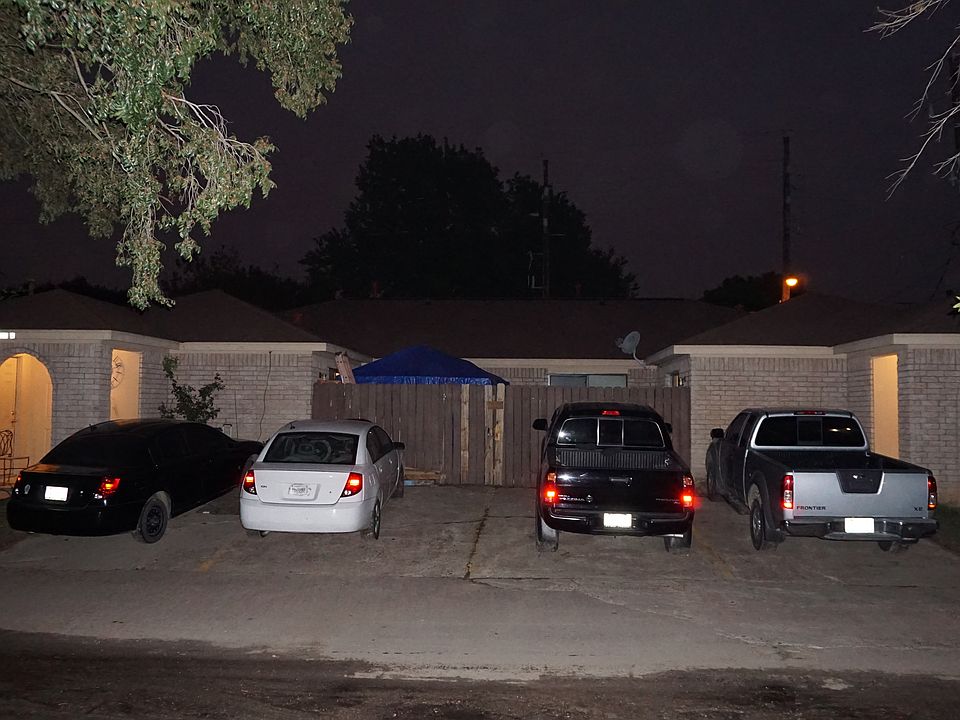 1st image of 12925 Blackpool Ln