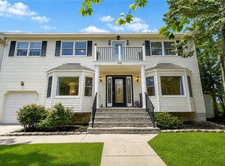 558 Main St, Staten Island, NY 10307
