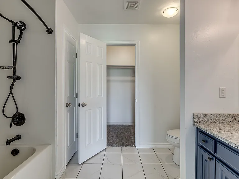 6151 Wooster St — Photo 12