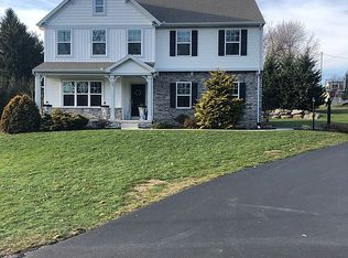 2 Star Lite Dr #A, Lititz, PA 17543