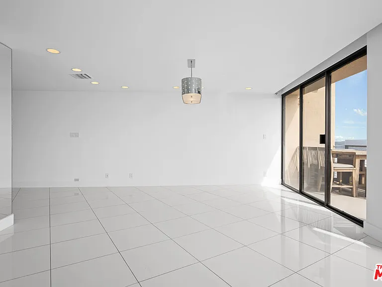 4267 Marina City Dr #Penthouse 4 — Photo 11
