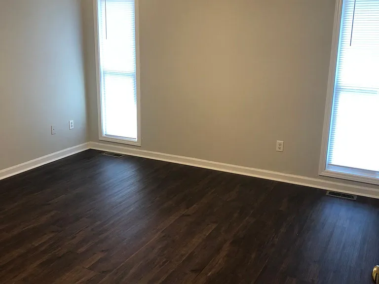 212 Ansley Dr — Photo 8