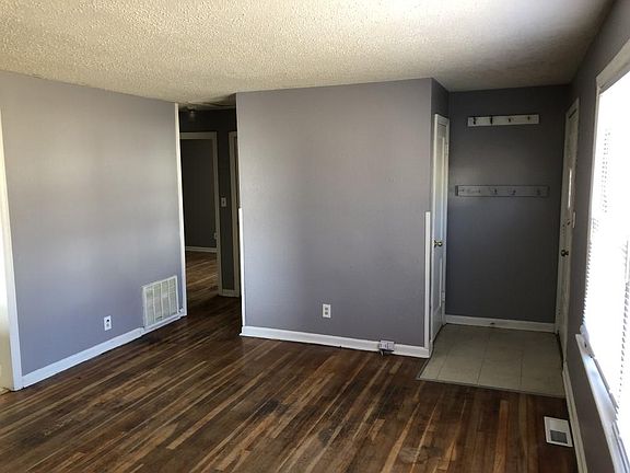 5th image of 4405 Claudine Ln
