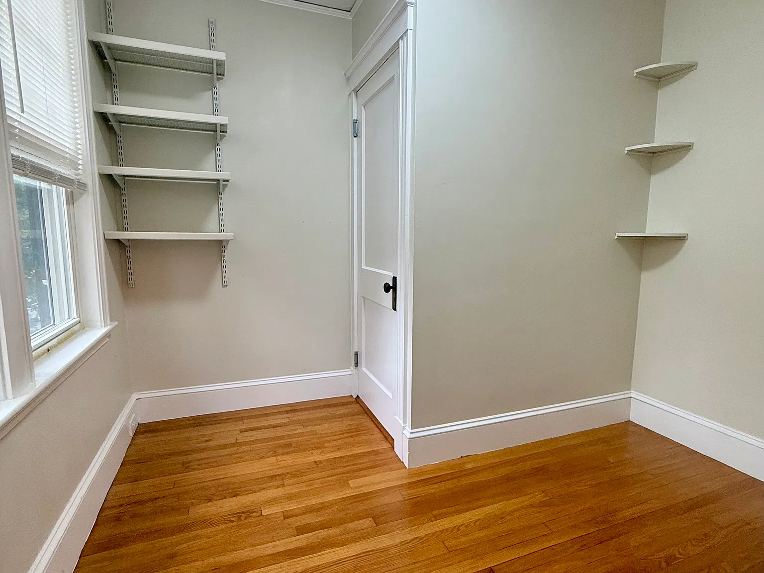 3 bed, 2000 sqft, $2,900 — Photo 4