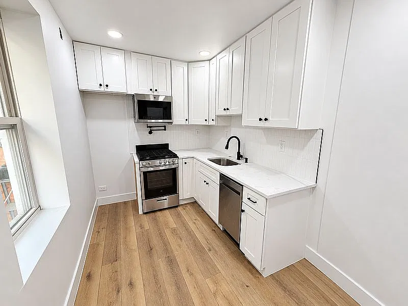 Studio, 400 sqft, $1,450 — Photo 3