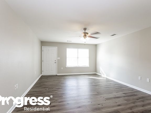 4th image of 1754 Eastway Dr