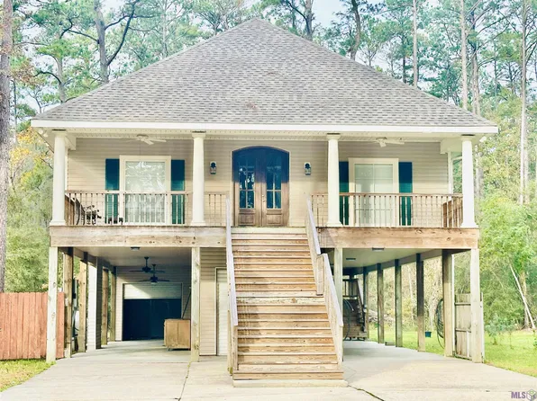 31547 River Pines Dr, Springfield, LA 70462