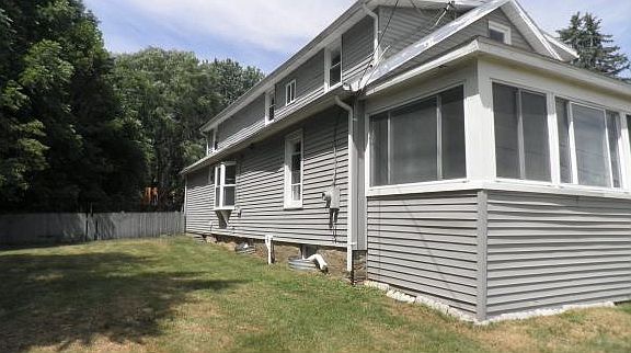 2nd image of 3003 Pleasant Dr