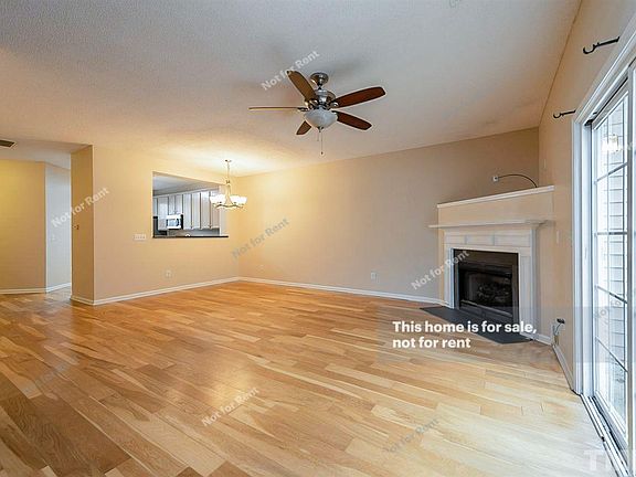 3rd image of 524 Auburn Square Dr