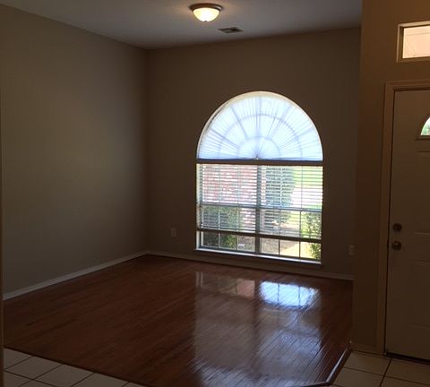 2nd image of 18320 Scarlet Oak Ln