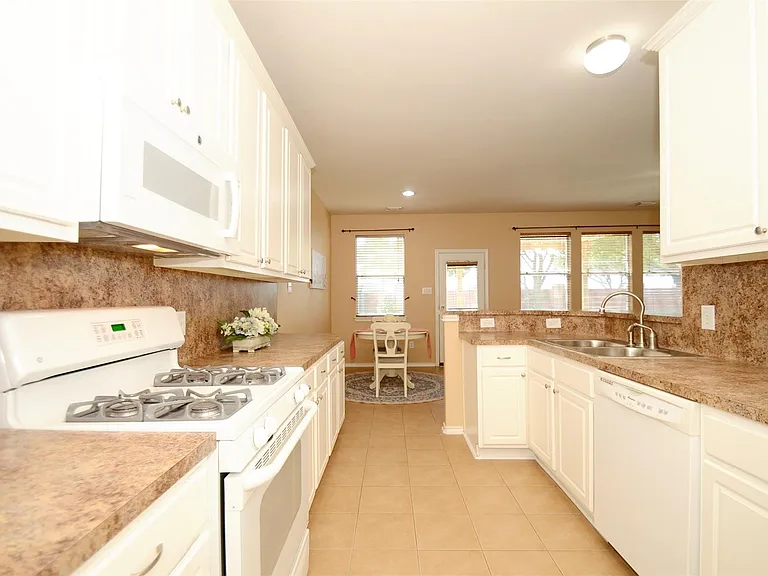 5606 Claybeck Ln — Photo 9