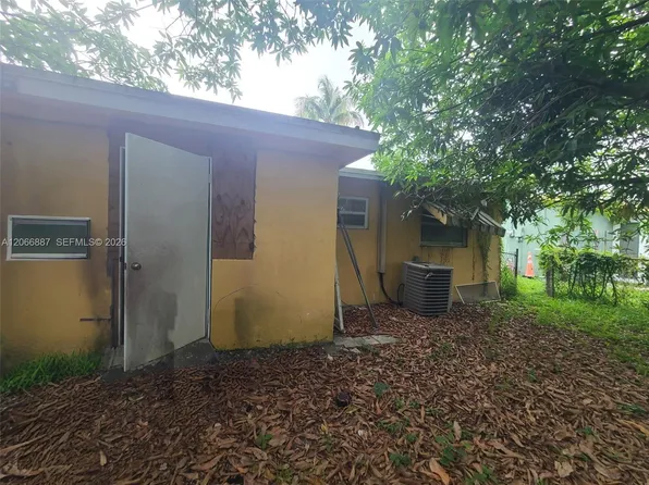 5910 NW 16th Ct, Sunrise, FL 33313