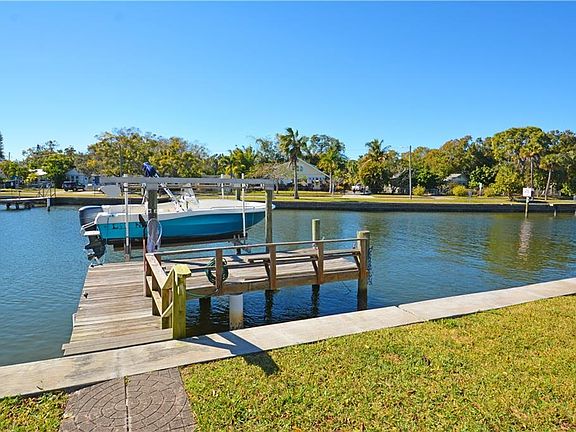5th image of 3961 Pompano Dr SE