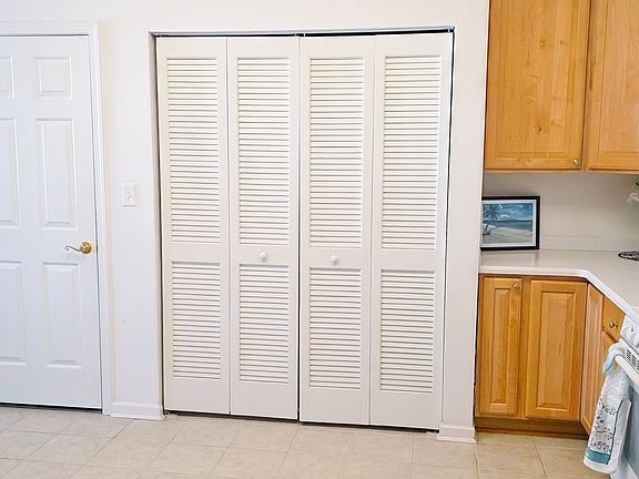 4th image of 2005 Whispering Ponds Ct Unit 3A