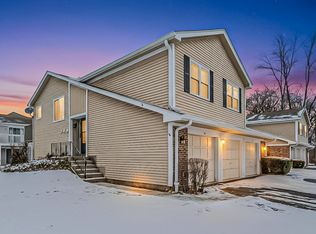 86 Silver Tree Cir, Cary, IL 60013