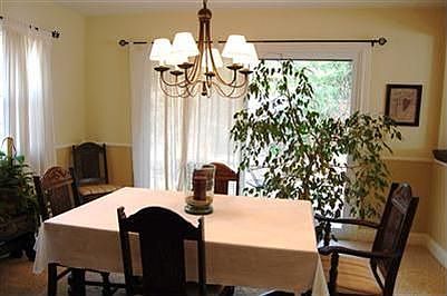 4th image of 5486 Folkestone Dr