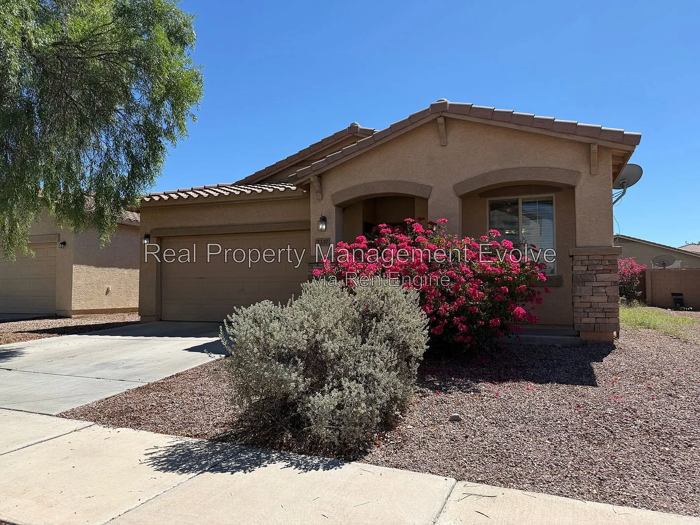 4 bed, 2.0 bath, 1914 sqft, $1,895 — Photo 3