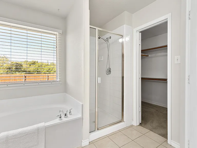1309 Lonesome Dove Trl — Photo 23