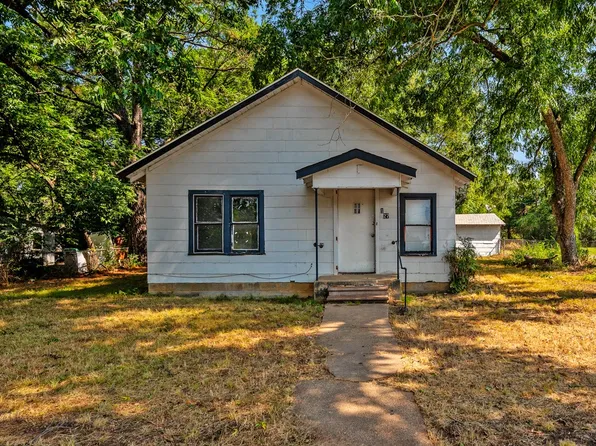127 E Prospect St, Denison, TX 75021