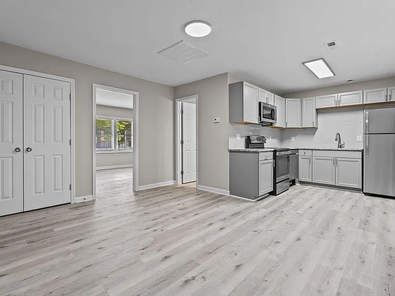 Shenandoah Townhomes — Photo 5