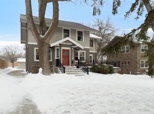 417 38th Pl, Des Moines, IA 50312