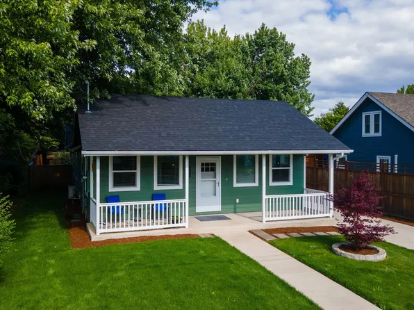 233 S 15th St, Philomath, OR 97370