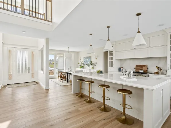 4723 Centennial Blvd, Urbandale, IA 50323