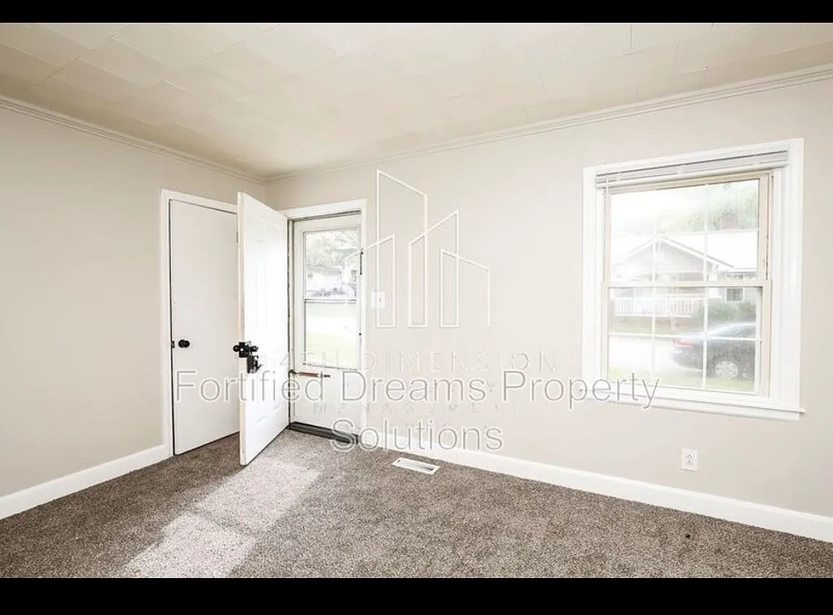 2 bed, 832 sqft, $995 — Photo 3