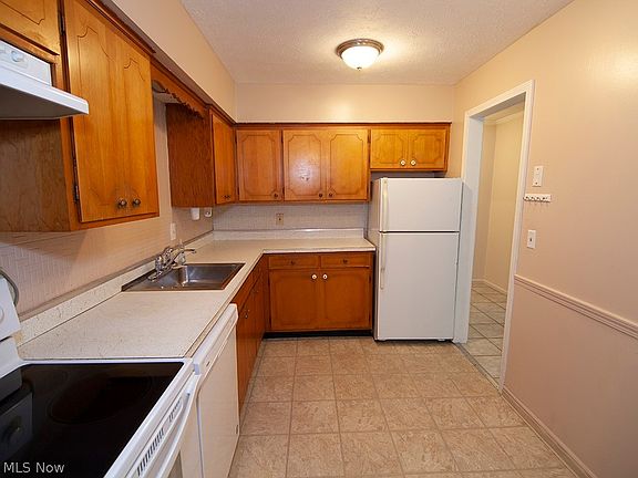 5th image of 5 Meadowlawn Dr Unit 19