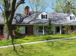 7001 Longwood Dr, Bethesda, MD 20817
