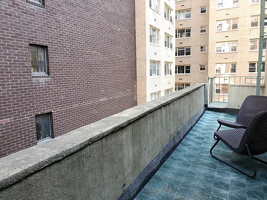 Rented by Warburg | media 7