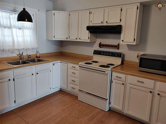 4th image of 411 N Oak St