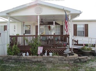 212 Oklahoma Ave, Poca, WV 25159