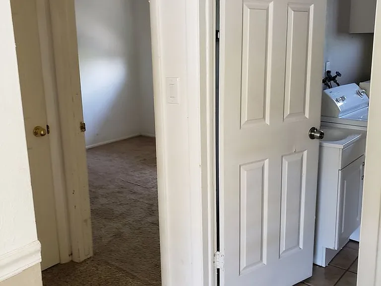 580 S 470th St E #4 — Photo 5